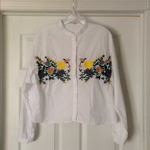 NWT Floral embroidered shorter shirt size L